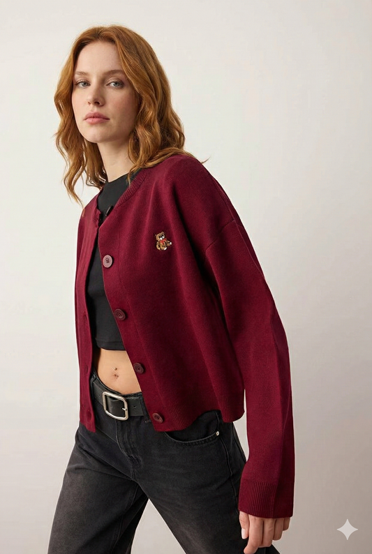 Trendmoona Bordo Bisiklet Yaka Ayıcık Nakışlı Triko Hırka